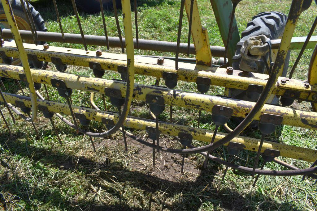 John Deere 670 Hay Rake 5 Bar