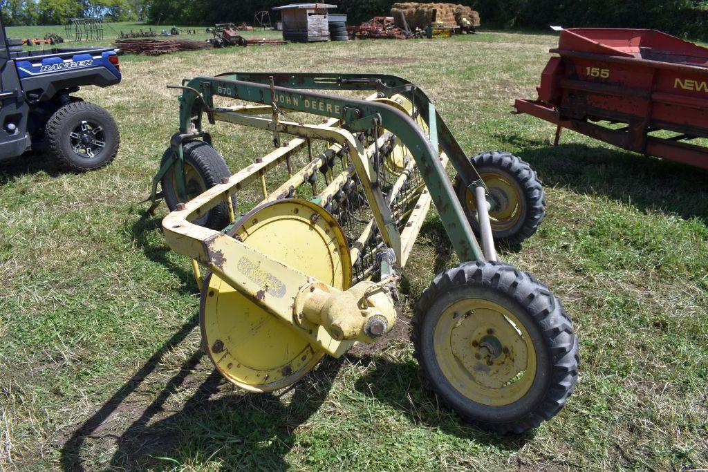 John Deere 670 Hay Rake 5 Bar