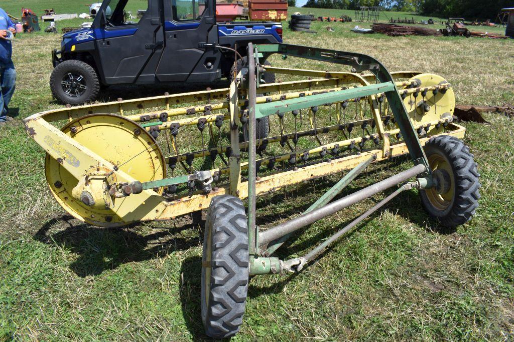 John Deere 670 Hay Rake 5 Bar