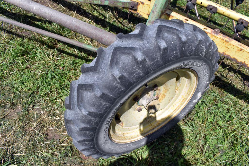 John Deere 670 Hay Rake 5 Bar