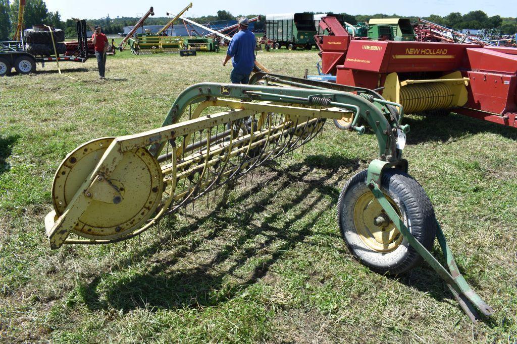 John Deere 670 Hay Rake 5 Bar