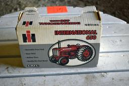Ertl IH 650 Diesel 1/16 Scale Model Tractor With Box