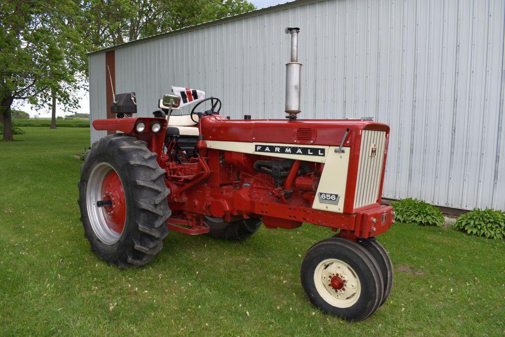 McCormick Farmall 656 Gas, Restored, NF, two slab starter weights, custom steps, fast hitch