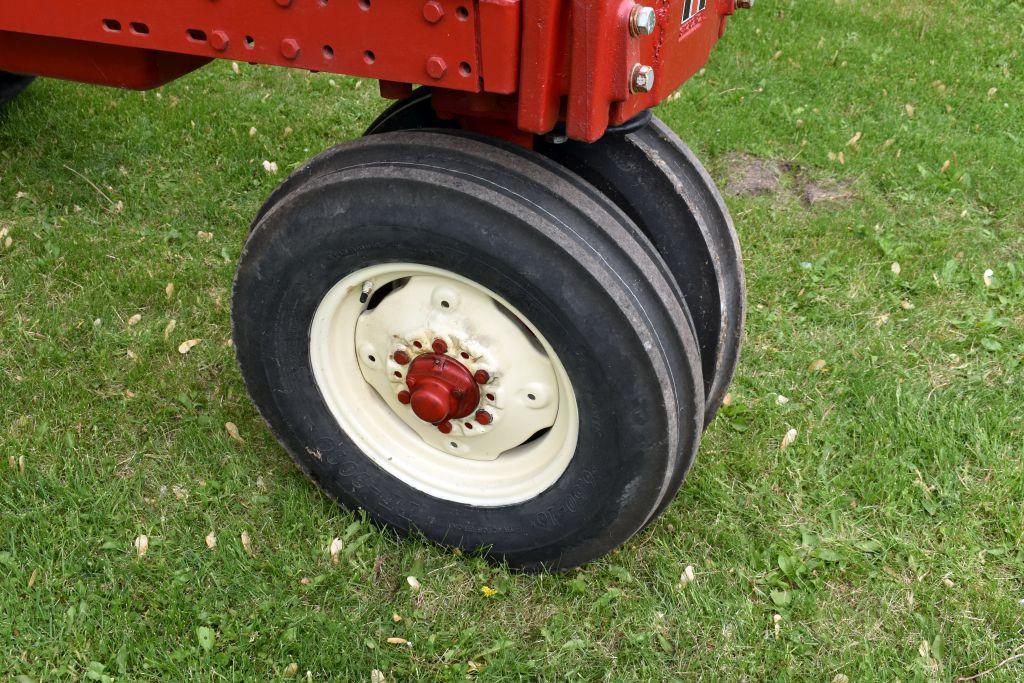 McCormick Farmall 656 Gas, Restored, NF, two slab starter weights, custom steps, fast hitch