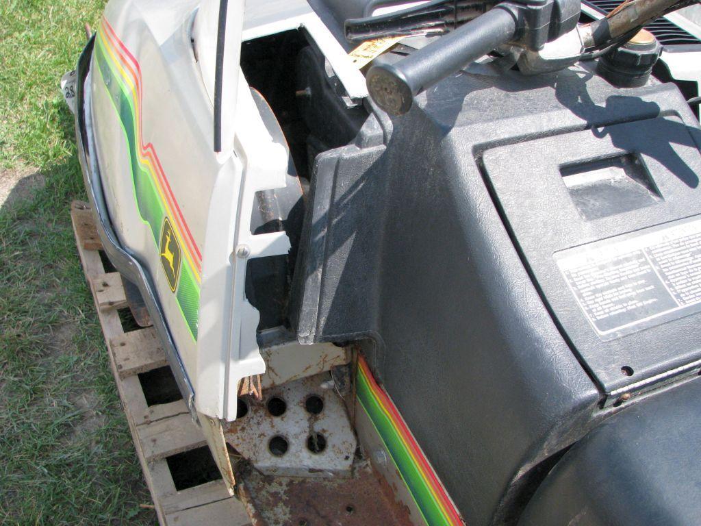 1978 John Deere Trailfire Snowmobile, 440cc, No Gauges, 2 Cycle, Engine Free, VIN:J44FH103997M