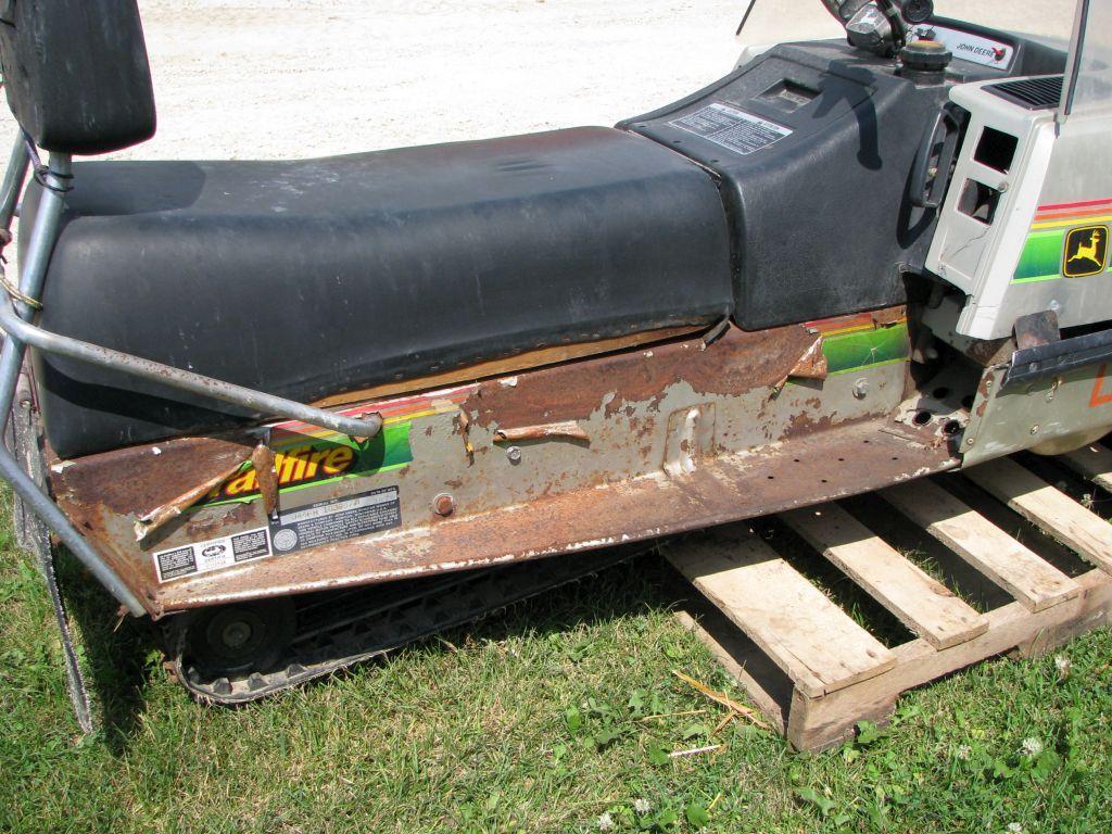 1978 John Deere Trailfire Snowmobile, 440cc, No Gauges, 2 Cycle, Engine Free, VIN:J44FH103997M