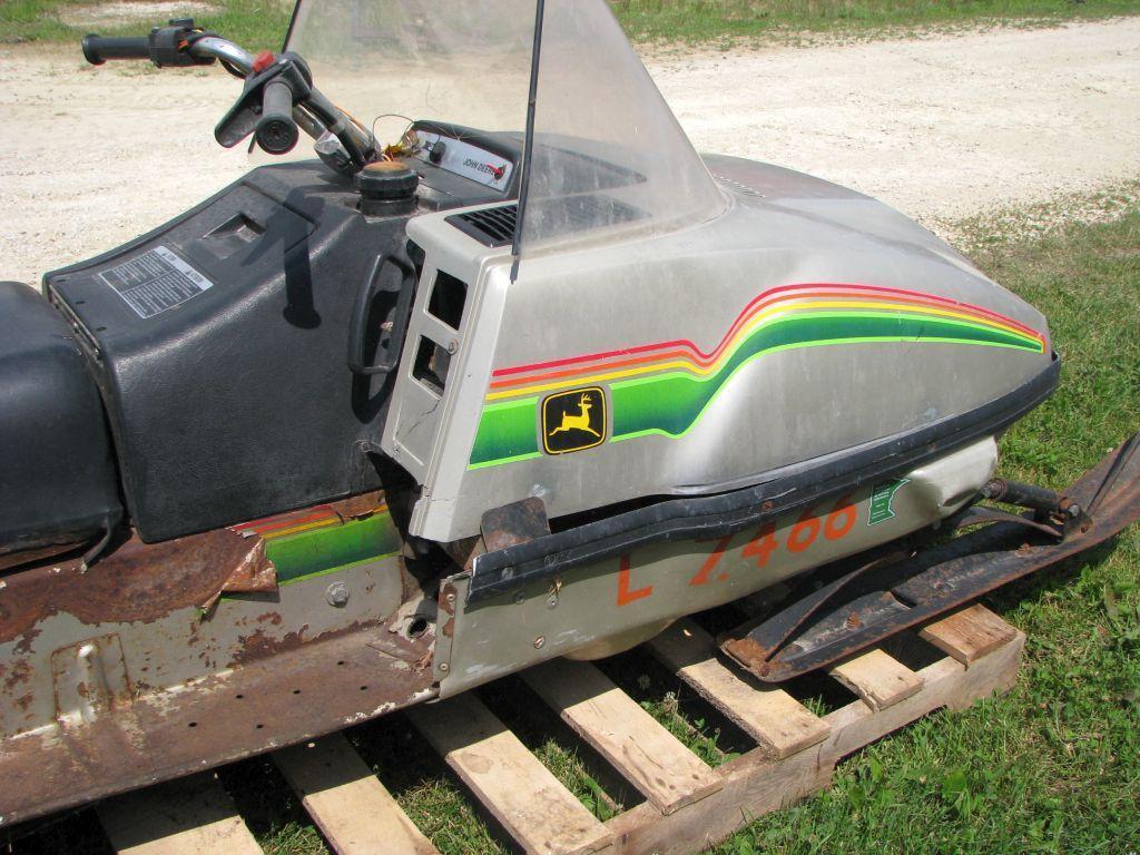 1978 John Deere Trailfire Snowmobile, 440cc, No Gauges, 2 Cycle, Engine Free, VIN:J44FH103997M