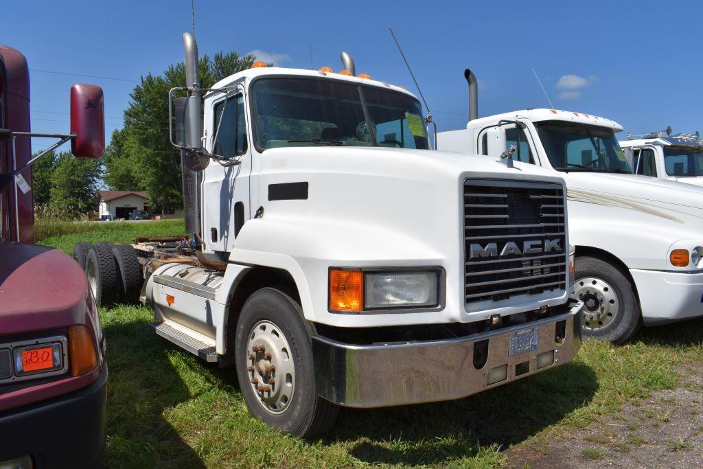 1997 Mack CH600 Day Cab Semi Tractor, E7 454 Engi