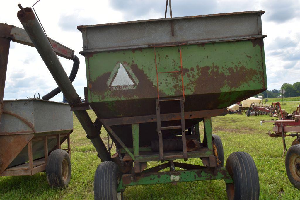 Huskee Model 225 Gravity Box with Hyd. Drive Auger on John Deere 1065 Running Gear