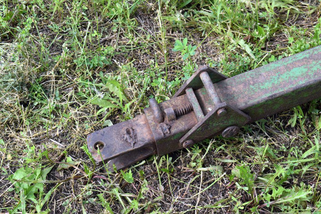 Huskee Model 225 Gravity Box with Hyd. Drive Auger on John Deere 1065 Running Gear