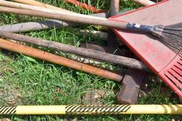 Assorted handled garden tools
