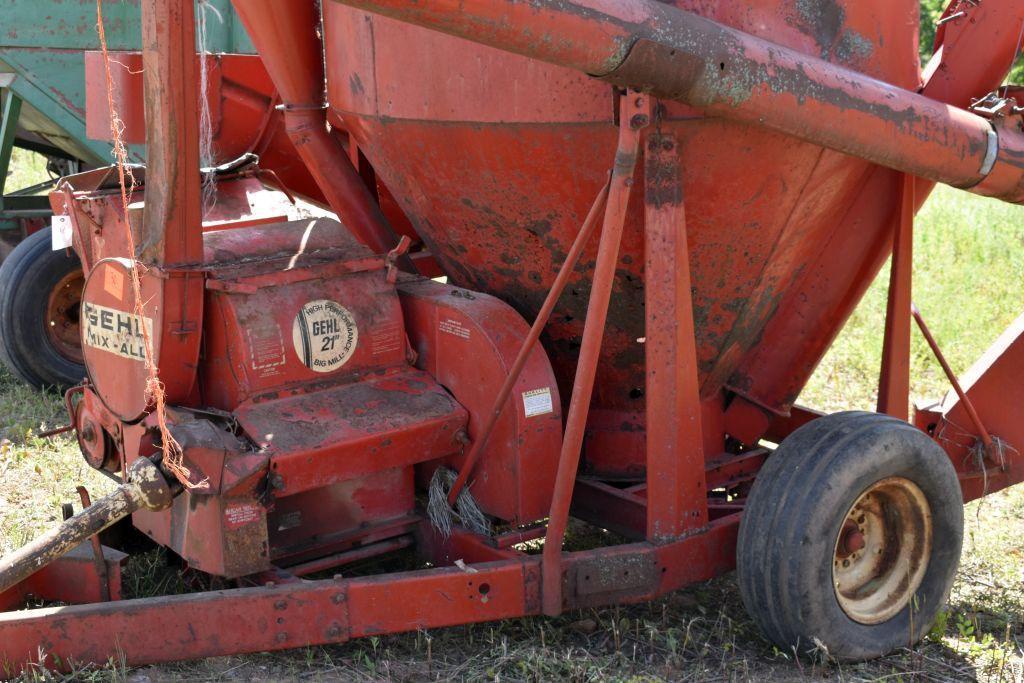 Gehl Model 120 Mixer Mill, Gear Drive, Rusted Through Bottom of Cone, 540 PTO,