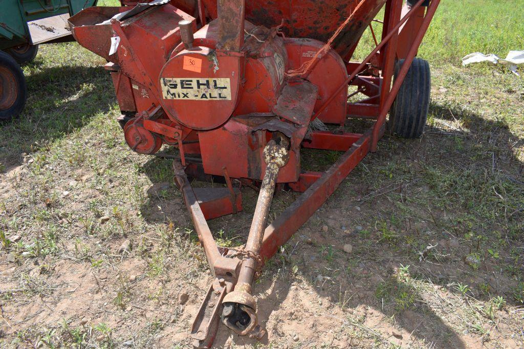 Gehl Model 120 Mixer Mill, Gear Drive, Rusted Through Bottom of Cone, 540 PTO,