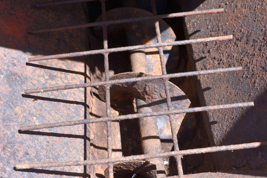 Gehl Model 120 Mixer Mill, Gear Drive, Rusted Through Bottom of Cone, 540 PTO,