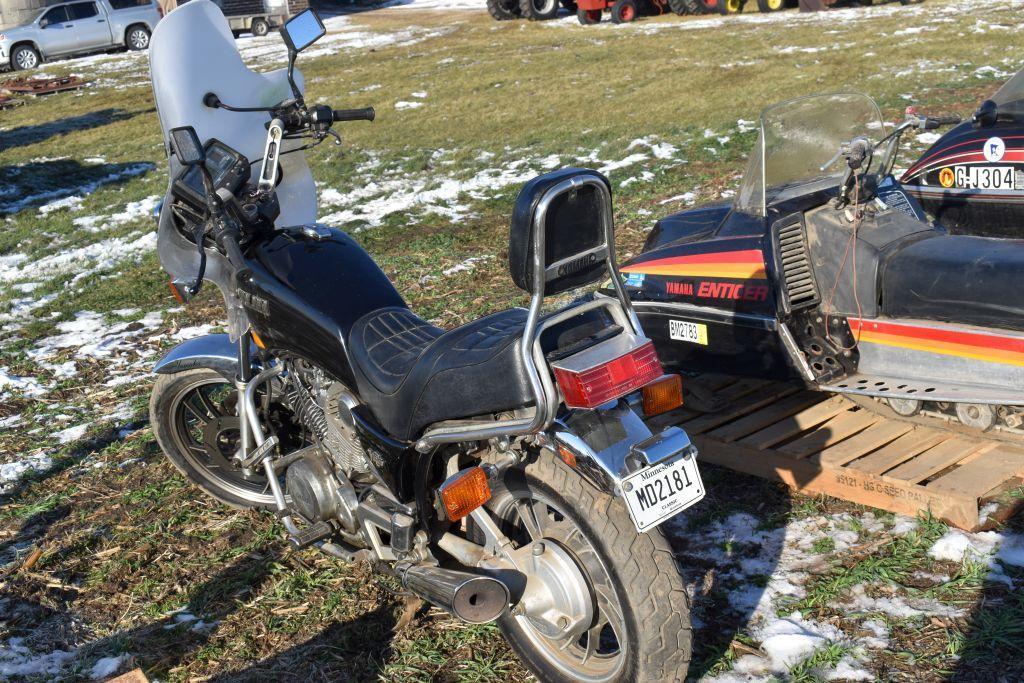 Yamaha Virago 920cc Motorcycle, 11,923 Miles Showing, Windshield, Needs Work, Non Running,