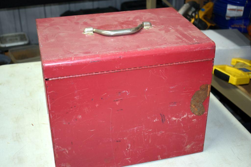 Milwaukee Heavy Duty Circular Saw with Metal Case