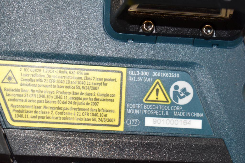 Bosch Professional GLL3-300 Laser Level and Tripod