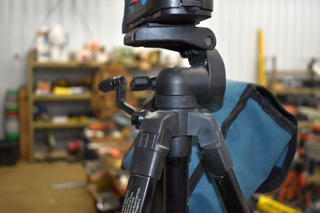 Bosch Professional GLL3-300 Laser Level and Tripod