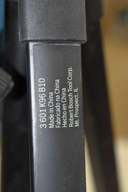 Bosch Professional GLL3-300 Laser Level and Tripod