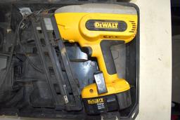 DeWalt 18V Nail Gun with Battery, Charger and Case