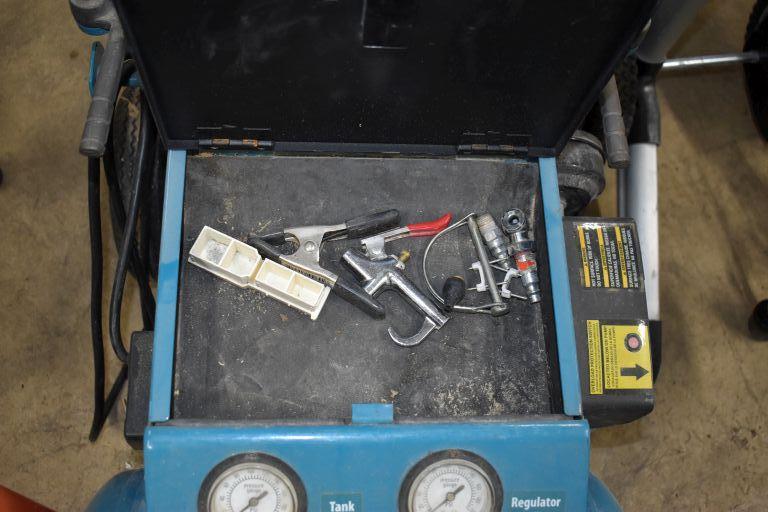 Makita Model MAC5200 3hp Air Compressor, 5.2 Gallon, No Air Hose