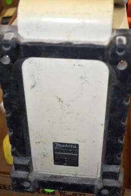 Makita 12V or Plug in Portable Radio; No Battery, No Cord