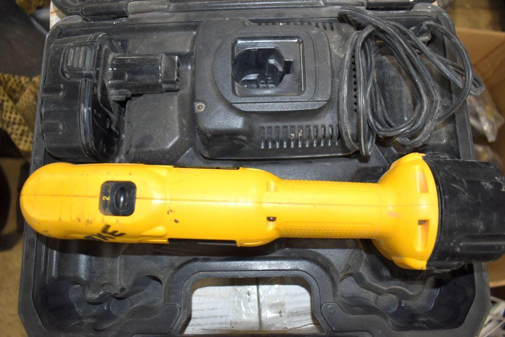 DeWalt 14.4V 3/8" VSR Right Angle Drill/Driver with 2 Batteries, Charger and Case