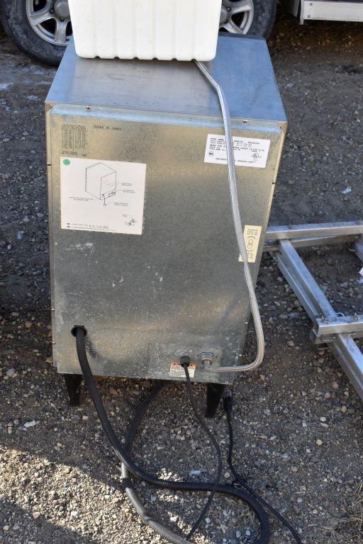 NSF Model QM30A Ice Maker Machine with Ice Bags and Ice Tray, Unknown Condition