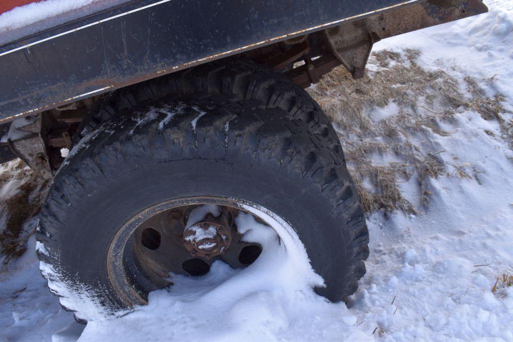 1978 Ford F600 Grain Truck, Single Axle, 16' Omaha Box & Hoist, 360 V8, 5x2 Speed, NO TITLE...
