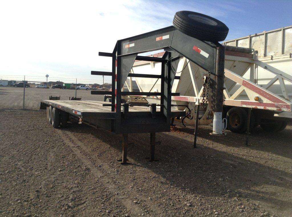 2004 Texas Bragg Flatbed Trailer , Length: 36' , Dual Tandem Axle , Goosene