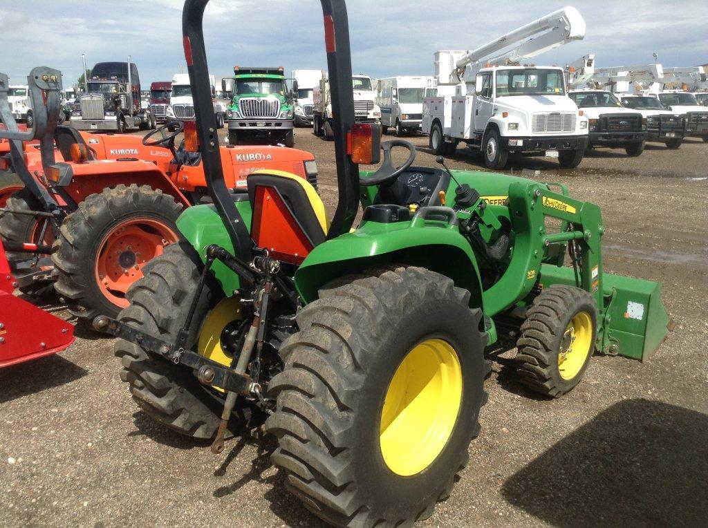 John Deere 3038E Utility Tractor