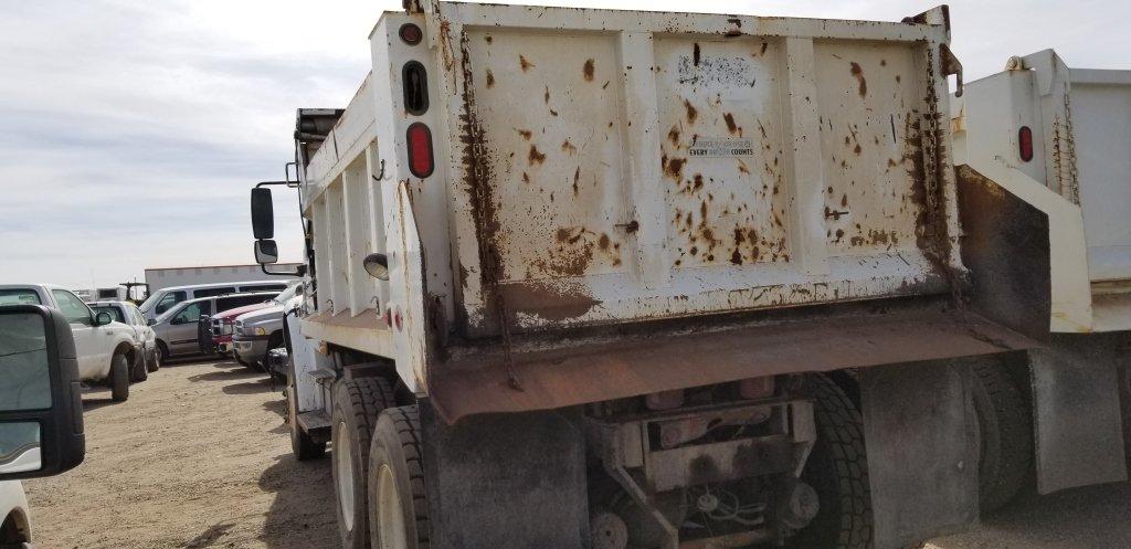 2005 Freightliner 12 Yd. Dump