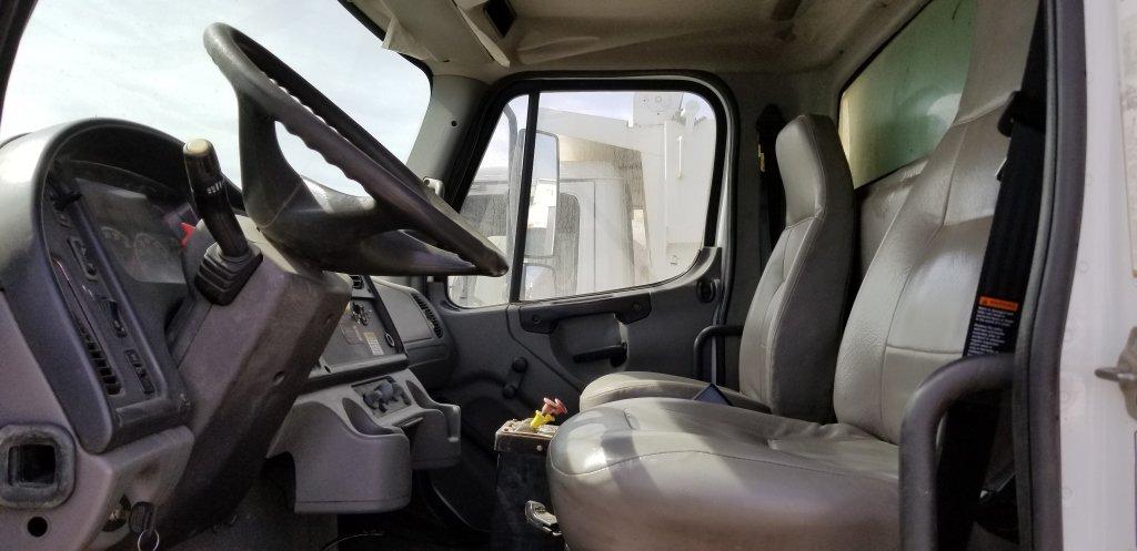 2005 Freightliner 12 Yd. Dump