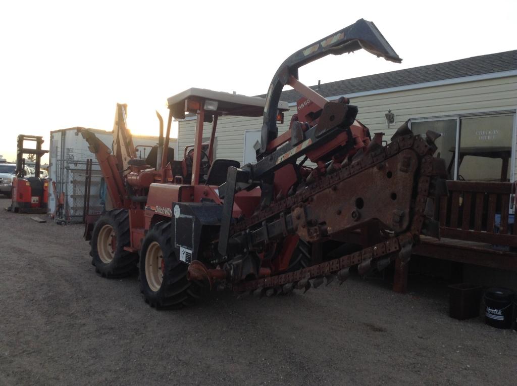 8020 Turbo Ditch Witch Combo Trench plow Backhoe
