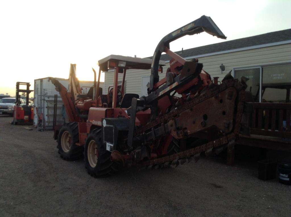 8020 Turbo Ditch Witch Combo Trench plow Backhoe