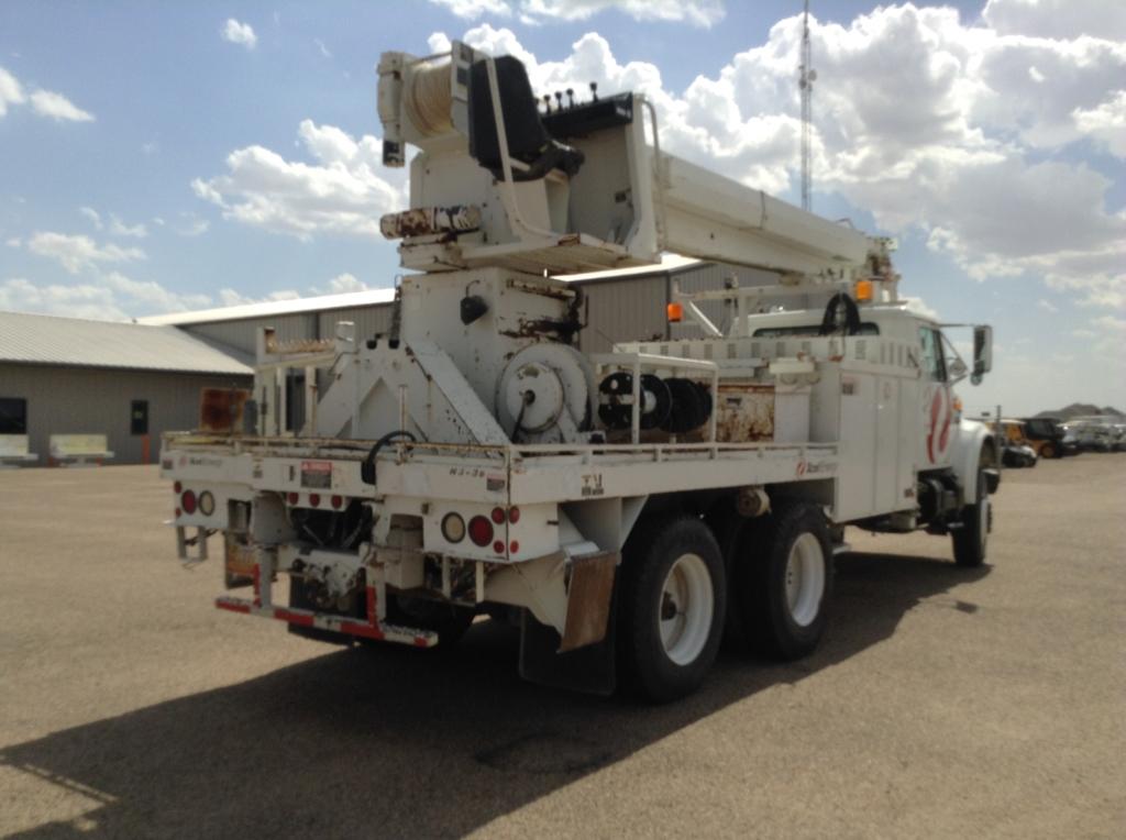 1999 International 6X6 Digger Derrick
