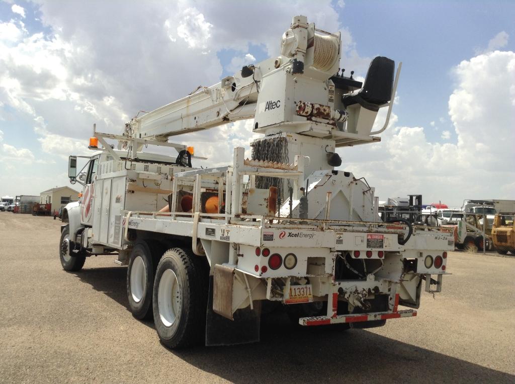 1999 International 6X6 Digger Derrick