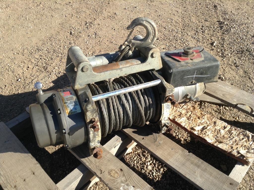 Warn 12,000 LBS. Winch w/ Fairlead