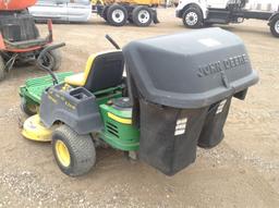 2011 John Deere Berm Mower Engine Type: 2 Cylinder , Fuel Type: G , Transmission Type: Hydro Static