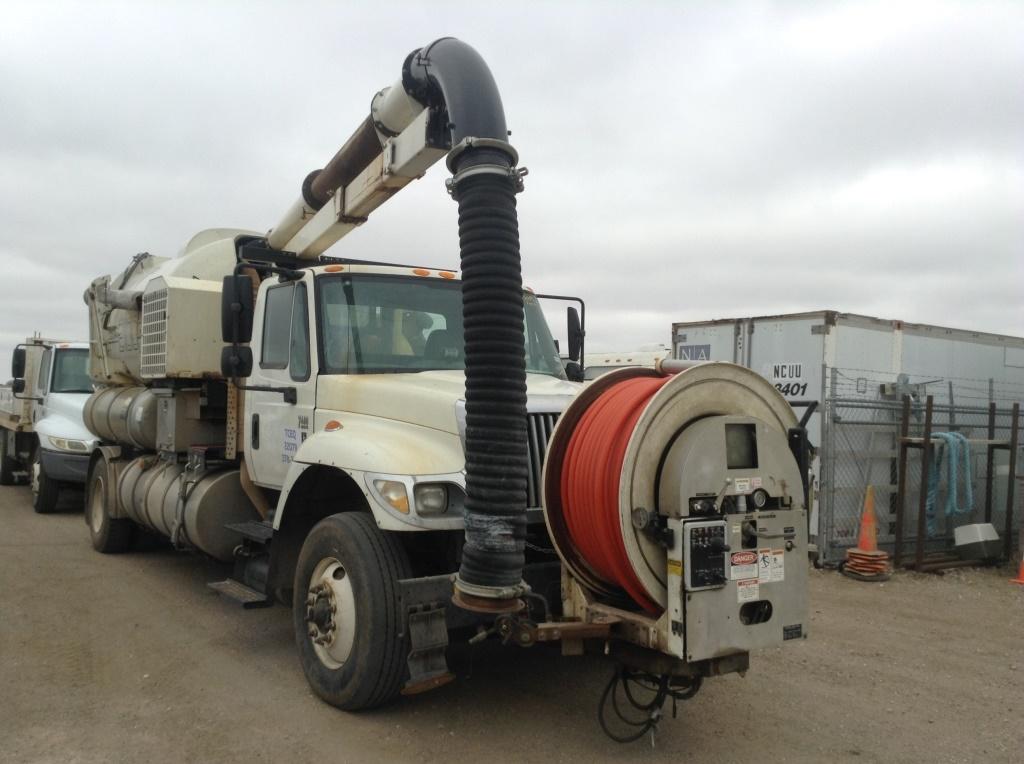 2005 International 7400 Day Cab 42m Vactor 4x2 6 Cylinder , Fuel Type: D , Transmission: Automatic ,