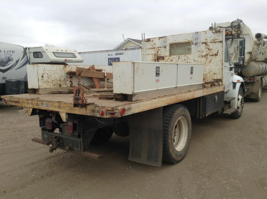 2007 International 4300 Day Cab 24M Flatbed 4x2 6 Cylinder , Fuel Type: D , Transmission: Automatic