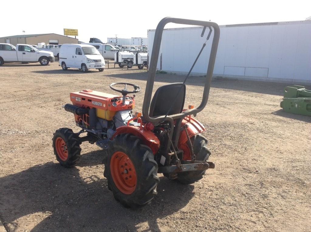 Kubota B7100 Utility Tractor
