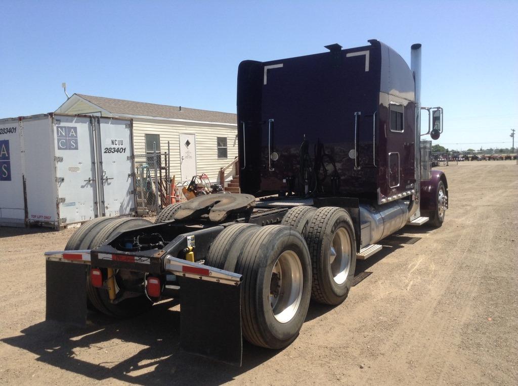 2006 Peterbilt 379 Sleeper Semi