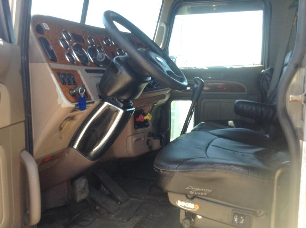2006 Peterbilt 379 Sleeper Semi