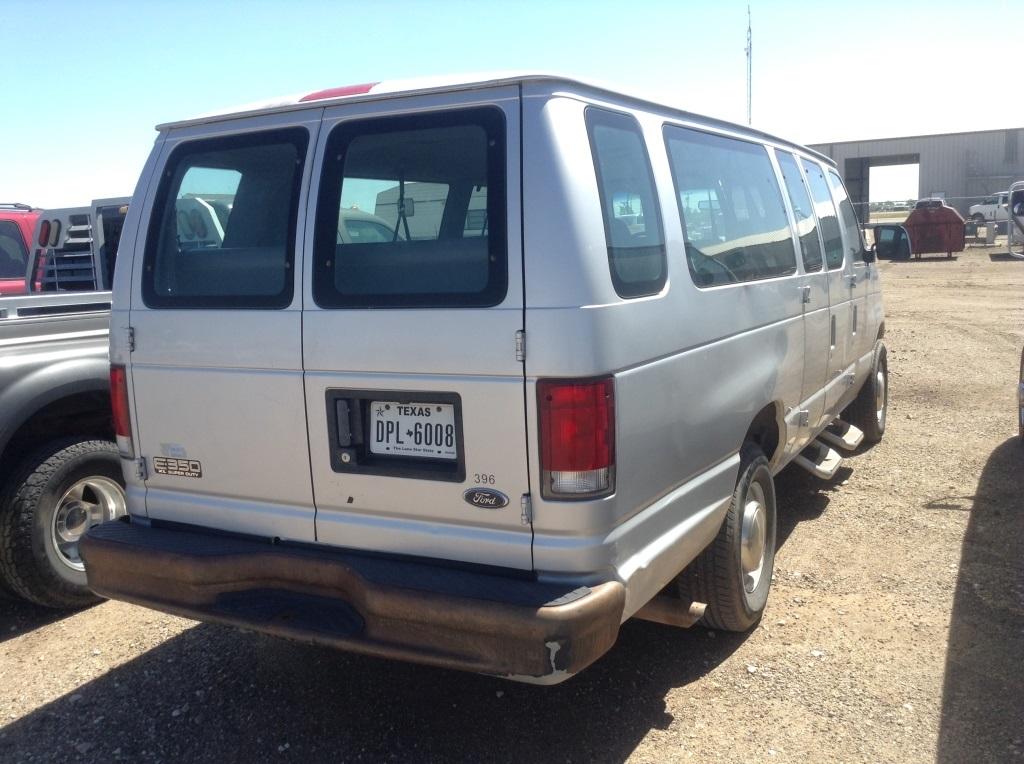 2001 Ford E-Series Wagon Full-Size Van