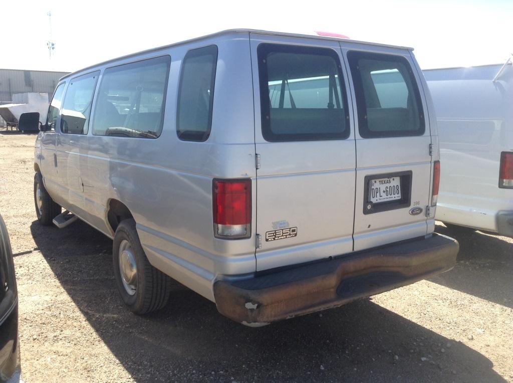 2001 Ford E-Series Wagon Full-Size Van