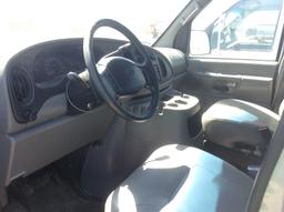 2001 Ford E-Series Wagon Full-Size Van