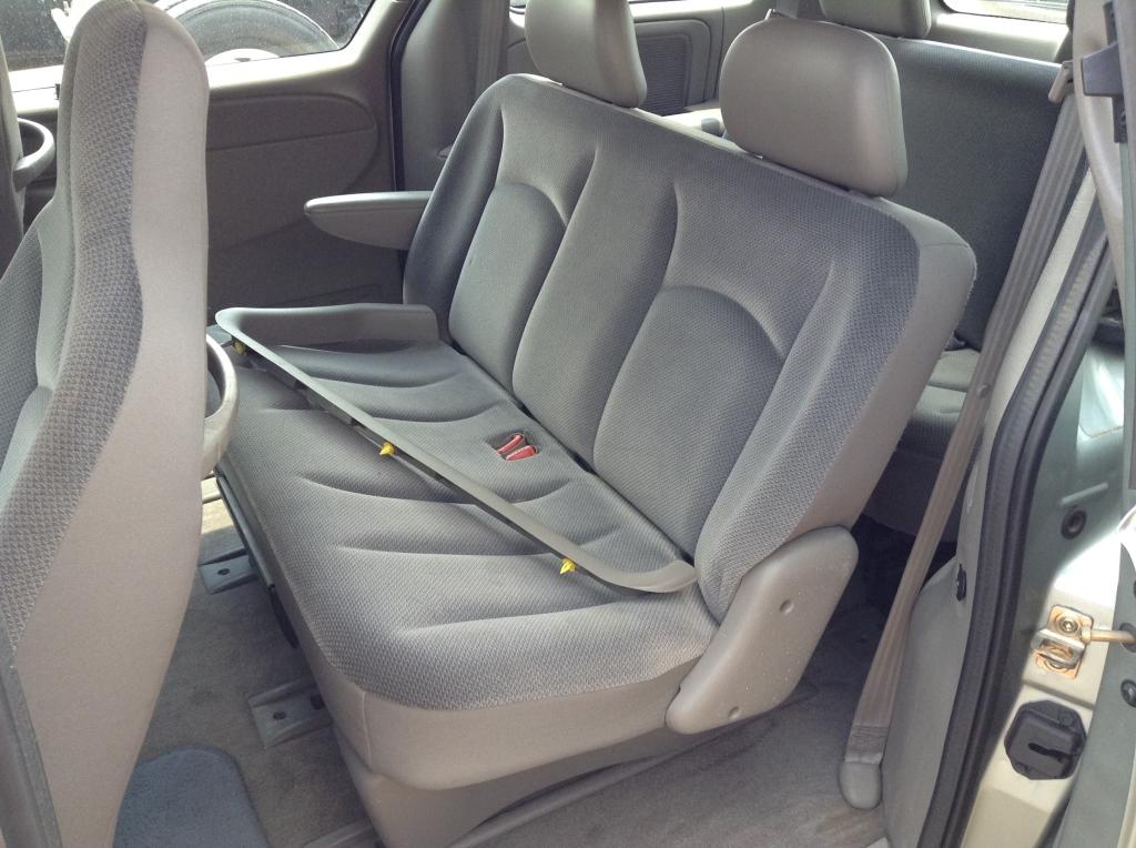 2003 Dodge Caravan Mini-Van