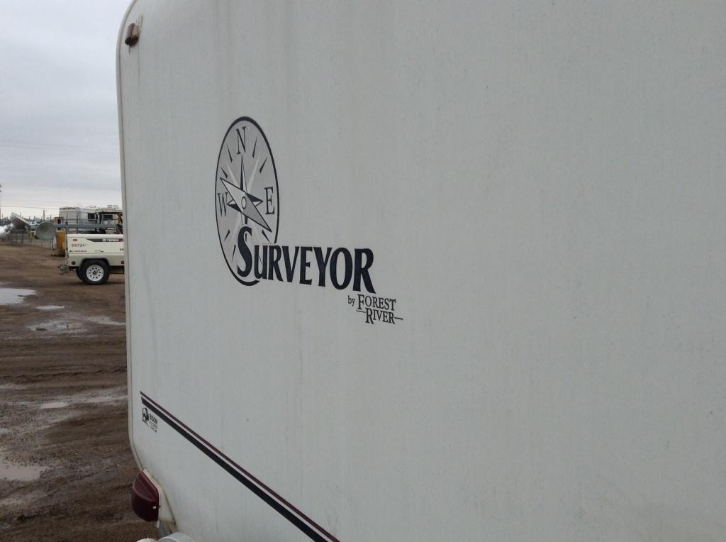 2007 Forest River Surveyor Camper Length: 20' , Tandem , 2 5/16'' Bumper Pull , Color White , VIN: 4