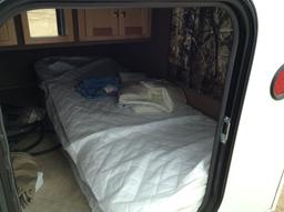 2011 Pleasant Valley Teardrop Camper Length: 8' , Single Axle , 2'' Bumper Pull , Color: White , VIN